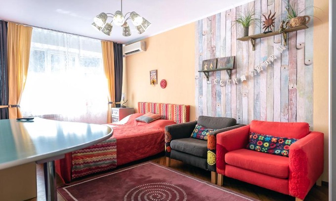 Sochi City Centre Apartment | Семейное гнездо с «приветом»