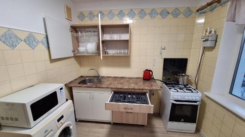 Sukhinovka Apartment | Трикімнатна квартира з 4 ліжками біля Перинатального центру