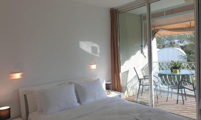 Caesarea Apartment | דירת אירוח מפנקת ונעימה בנאות גולף, קיסריה