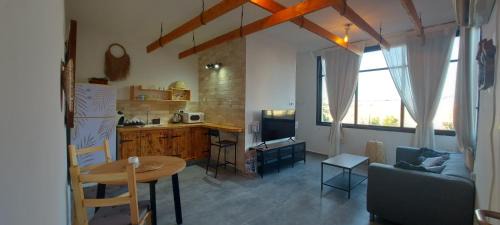 Arad Cabin | רגע בזמן - Moment in time