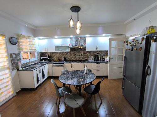 Cite des Enseignants Apartment | وهران العقيد لطفي