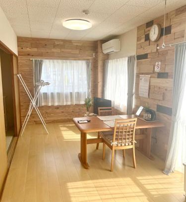 Mikawamachi Apartment | オレンジコーポ 201号室