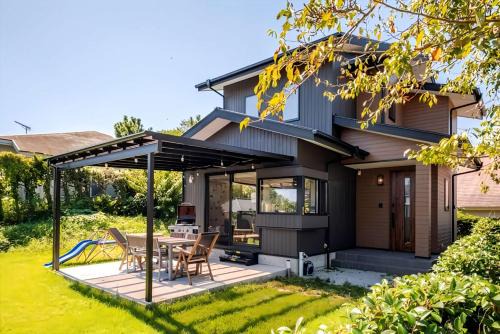 Futo House | 屋根付き屋外ガス式BBQ ぐらんぱる公園シャボテン動物公園絶好立地貸別荘stella 星空眺望 遊具 ホームシアター 大画面任天堂スイッチ