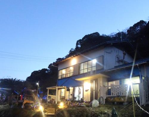 Kawana Apartment | 旅ポストのの花