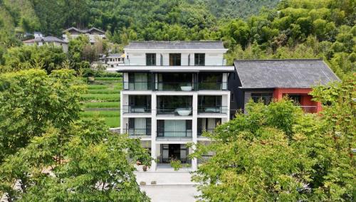 Tonglu County House | 桐庐山未民宿 Tonglu SHANWEI Homestay