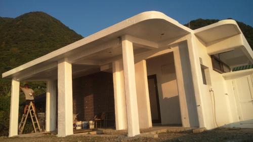 Lanyu House | 蘭嶼老鍋蓋民宿