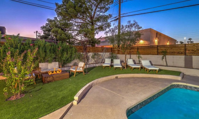 Sunrise Manor House | 静 Tokyo Escape. DT Vegas, Pool, King Bed, Billiard