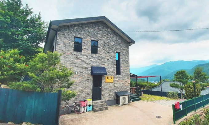 Hwagae House | 하동 독채 펜션 신축