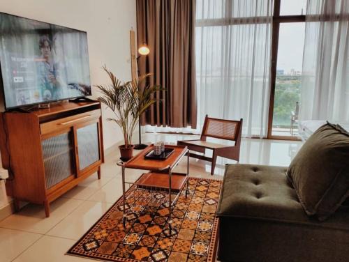 Taman Mount Austin Apartment | 033 Palazio Apartment VINTAGE Style Studio Mount Austin Wifi & Netflix