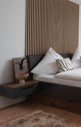 Mittel Apartment | 1-4 Gäste Wohnung W-Lan, Netflix, Amazon, Parken, Arbeitsplatz, 24h Check in ,Vollausgestattet Küche, Handtücher Seife u,v,m für Geschäftsreisende, Paare, Familien ,