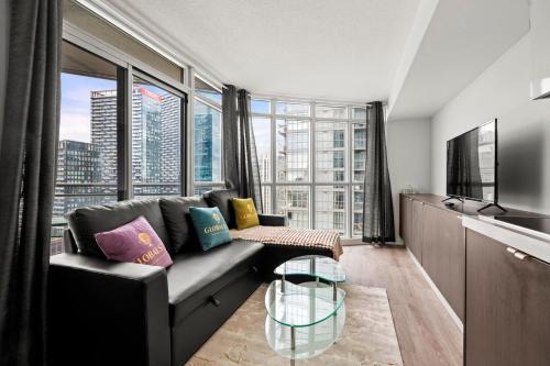 CityPlace Apartment | 1 Bd with a Romantic View of Trains in Downtown