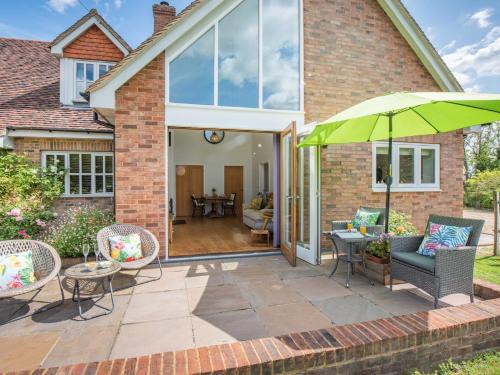 Etchingham House | 1 Bed in Hurst Green 78940