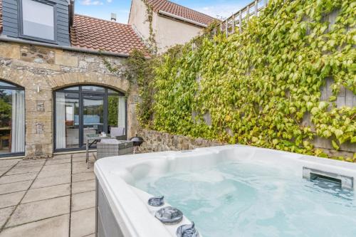 Cupar House | 1 Bed in Newburgh oc-h32593
