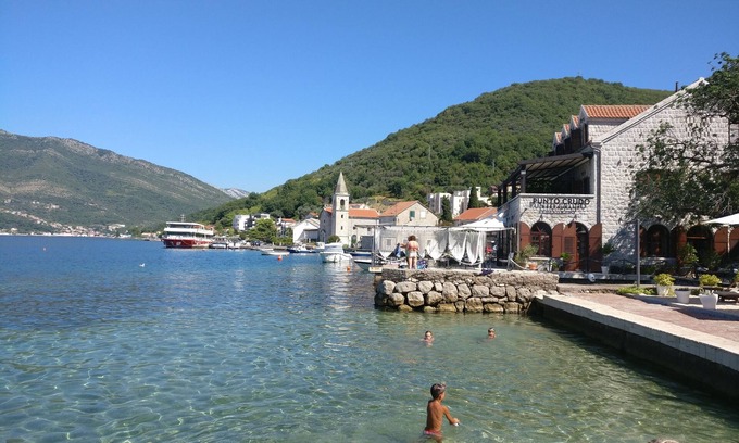 Tomicici Apartment | 1-bed Large Apartment in Tivat Swiming Pool