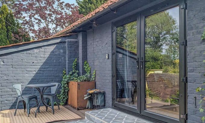 Devizes Cottage | 1 bedroom accommodation in Great Cheverell