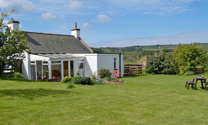Stranraer Cottage | 1 bedroom accommodation in Leswalt, near Stranraer