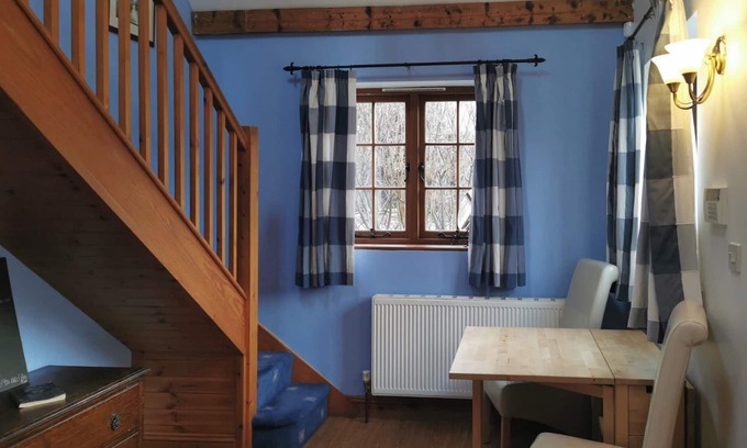 New Forest District Cottage | 1 bedroom accommodation in Damerham, near Fordingbridge