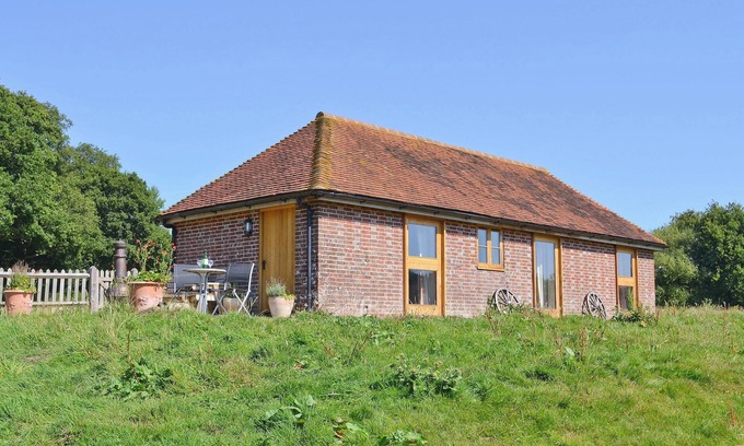 Robertsbridge Cottage | 1 bedroom accommodation in Battle