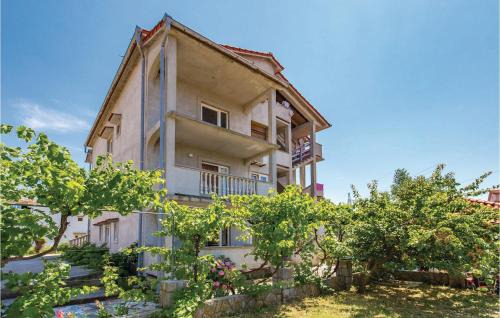 Lopar Apartment | 1 Bedroom Beautiful Apartment In Lopar