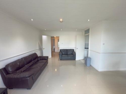 Evelyn Apartment | 1 bedroom flat with view of river Thames