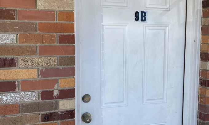 Green River Apartment | 1-bedroom suite on 1st Fl. in Green River with AC, WiFi, a kitchen and laundry.