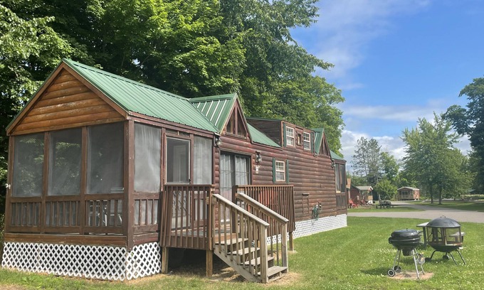 Isle Cabin | 1 bedroom with loft at Appeldoorn's Resort