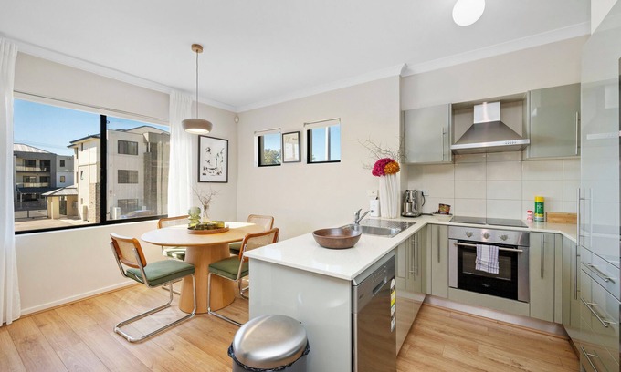 Beckenham Apartment | 1 BRD Near Everything in Beckenham