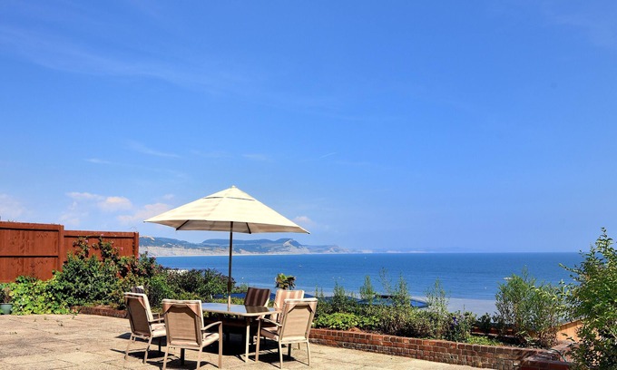 Lyme Regis Cottage | 1 Harbour Heights