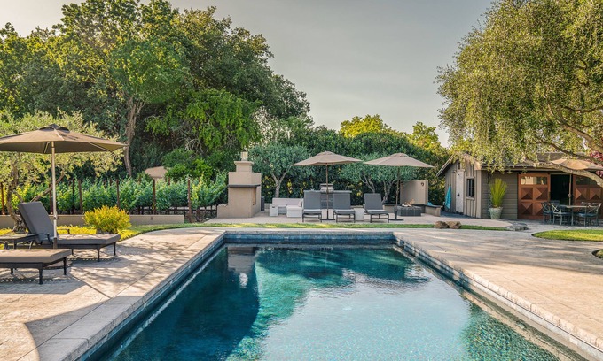 St. Helena House | 1 Level, 3,400 sq. Ft., Pool, 4 Bedroom, 3.75 Baths, Pool Hse, Vineyard, Patio