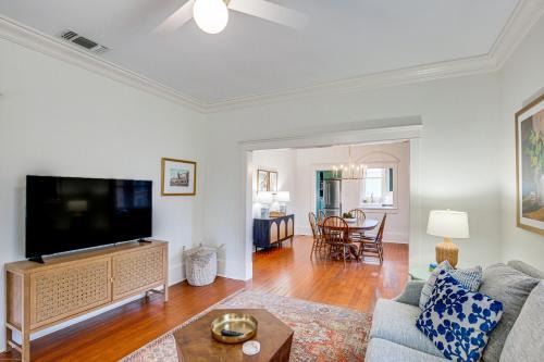 Tyler House | 1 Mi to Downtown Tyler Historic Home with Porch!