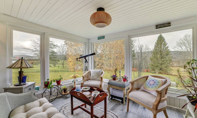 Franklin House | 1 Mi to Historic District: Mtn-View Franklin Home