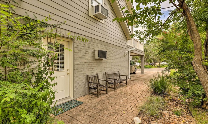 Oakwood Apartment | < 1 Mi to Kyle Field: Cozy Studio w/Outdoor Space