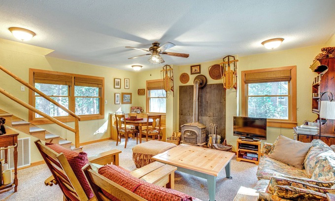 Tahoma Cabin | 1 Mi to Lake Tahoe: Rustic Cabin w/Boat Dock