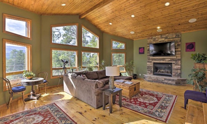 Breckenridge Heights House | 1 Mi to Ski Breckenridge Home with View and Hot Tub