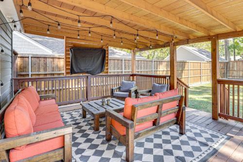 Northeast Dallas House | 1 Mi to SMU Home with Outdoor Entertainment