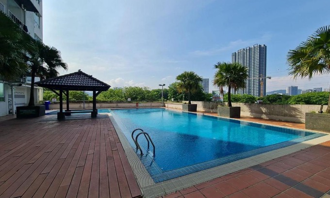 Bandar Tun Razak House | 1 min Next to LRT CHERAS 68 with Shared Area