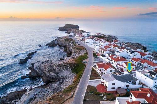 Baleal Ski Chalet | 1 minute from beach - Baleal Wood Cabin