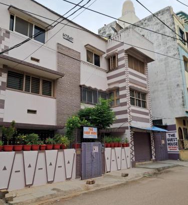 Hyderabad Apartment | 1 Room for 4 Guests OR 2 BHK for 4 to 10 Guests with AC for Families