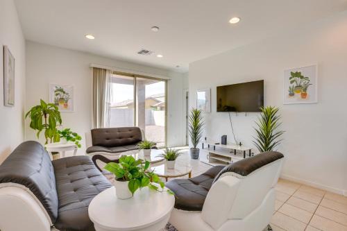 Laveen Village House | 10 Mi to Dtwn Phoenix Chic Family Home