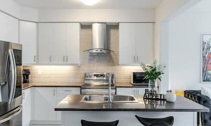 Niagara Falls Villa | 10 min drive from Niagara Falls -Luxury 4BR Villa