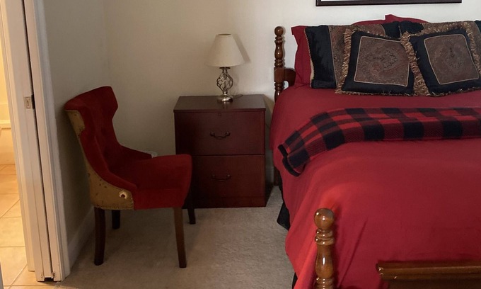 Read Boulevard East House | 10 minutes to downtown French Quarters in New Orleans, LA