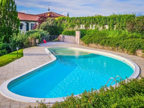 Salionze Apartment | 10 minuti da Gardaland con Piscina e Giardino