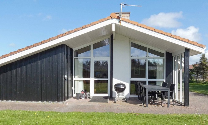 Grønhøj House | 10 person holiday home in Løkken-By Traum