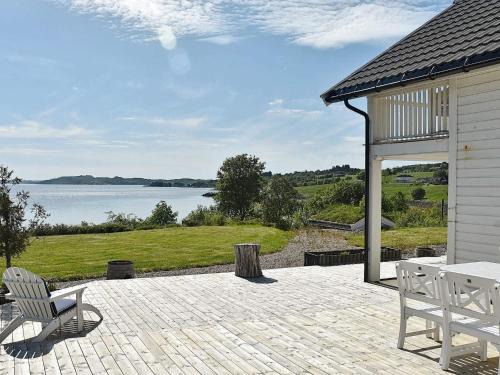 Fraena House | 10 person holiday home in Tornes I Romsdal