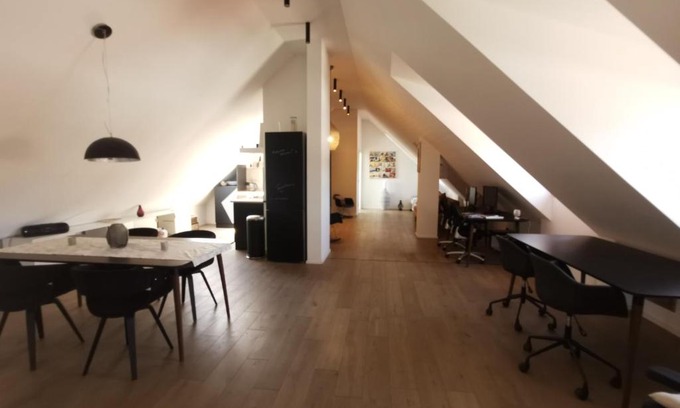 Thuengersheim Apartment | 100m² Office Loft 10 Min von Würzburg Stadtmitte