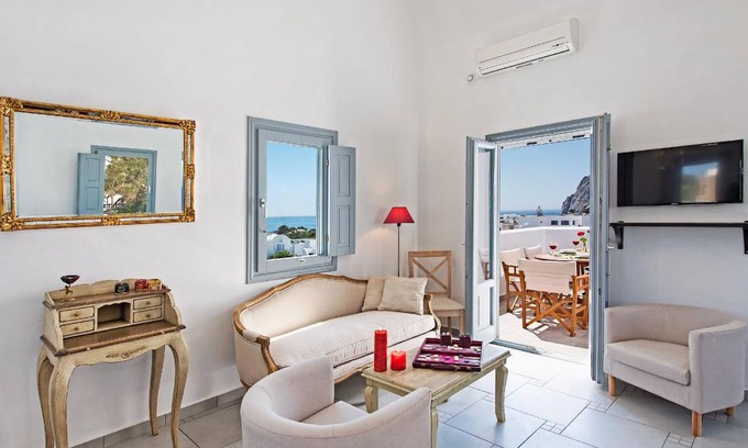 Kamari Resort | 102 m² Resort ∙ 3 bedrooms ∙ 6 guests