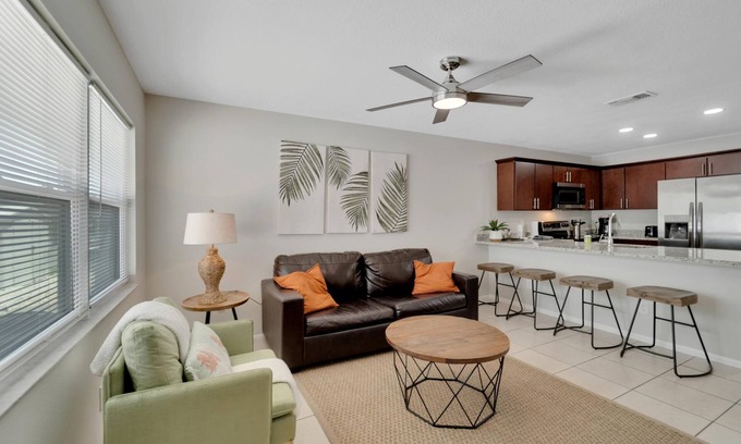 Apollo Beach Condo | 1053 Apollo Beach Blvd, Unit 5