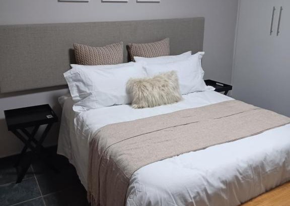 Kimberley Apartment | 11 Debonair Self Catering Apartment