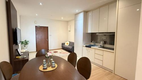 Tanjung Bungah Apartment | 118 Island Plaza Tg Tokong Gurney Straits Quay 1BR 1CP Wifi 4pax