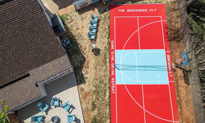 Marlwood Acre House | 12 Beds · Pickleball·HotTub·Firepit·Karaoke·Arcade·Poker·Pool Table·Patio